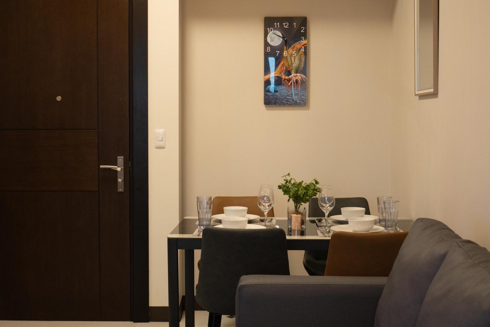 Cityscape View 2Br In Uptown Bgc W 200Mbps Wifi 따구익 외부 사진