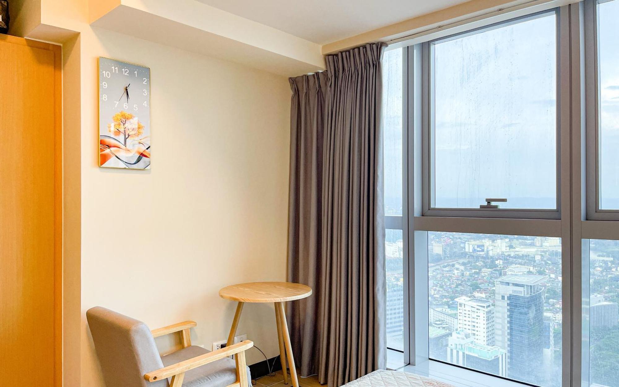 Cityscape View 2Br In Uptown Bgc W 200Mbps Wifi 따구익 외부 사진