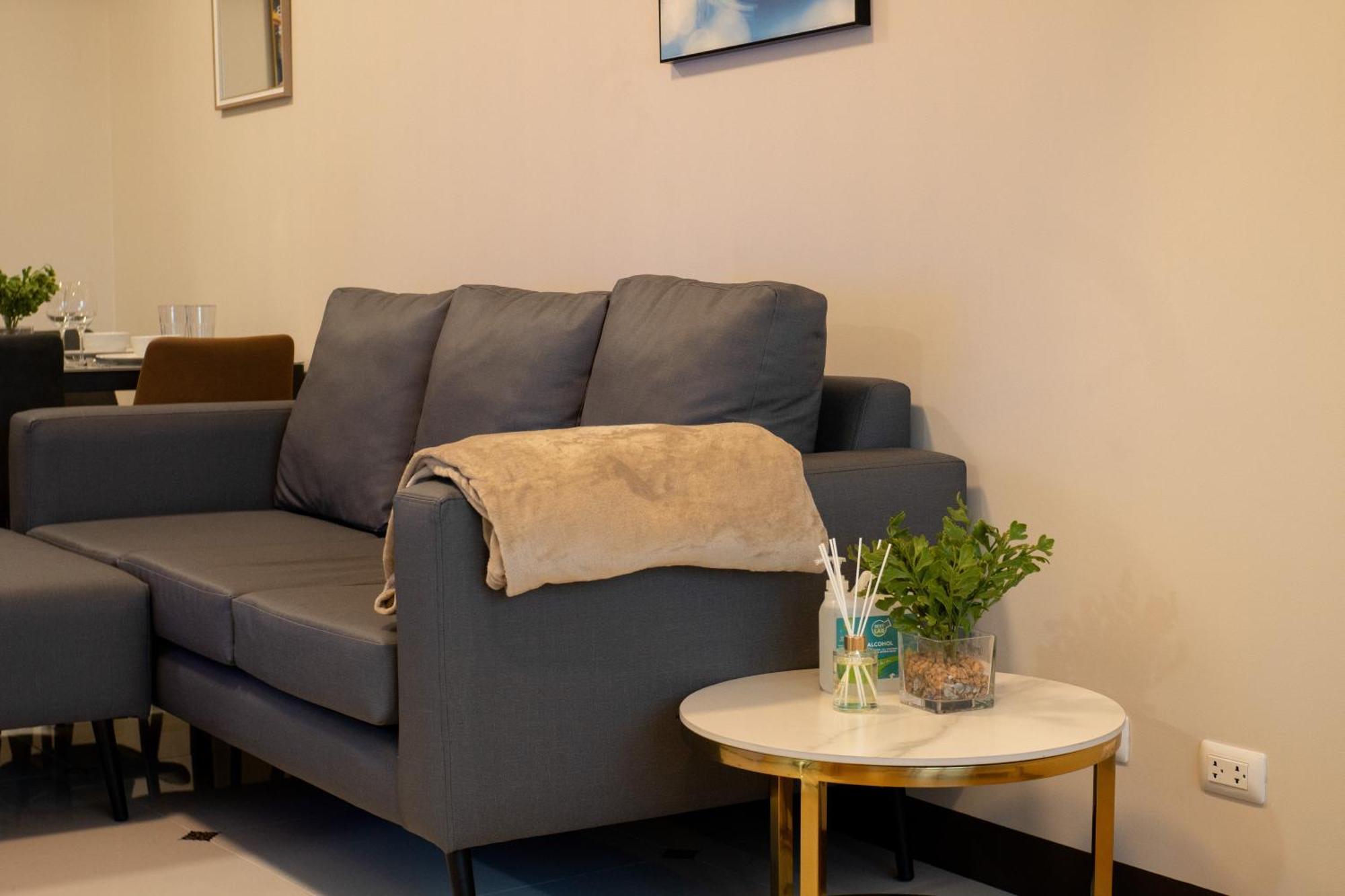 Cityscape View 2Br In Uptown Bgc W 200Mbps Wifi 따구익 외부 사진